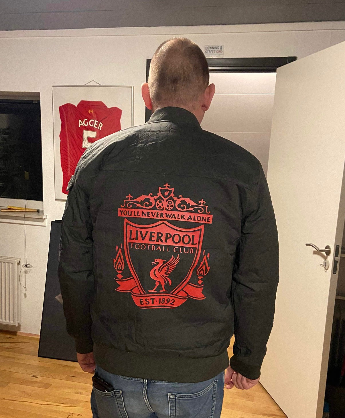 Jakke med Liverpool logo