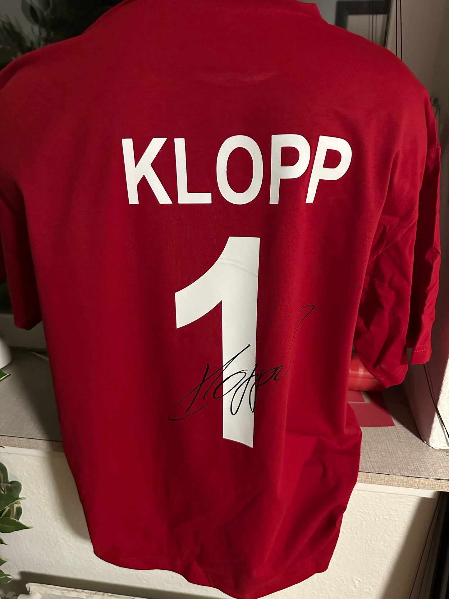 T-Shirt med Nr. 1 Jurgen Klopp og underskrift